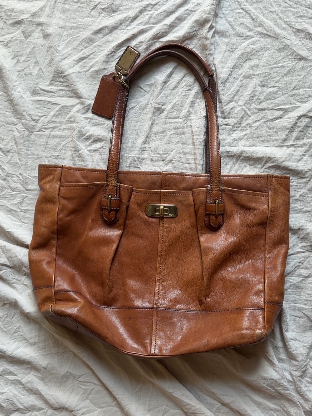 vintage coach tan leather handbag shoulder bag with gold hardware